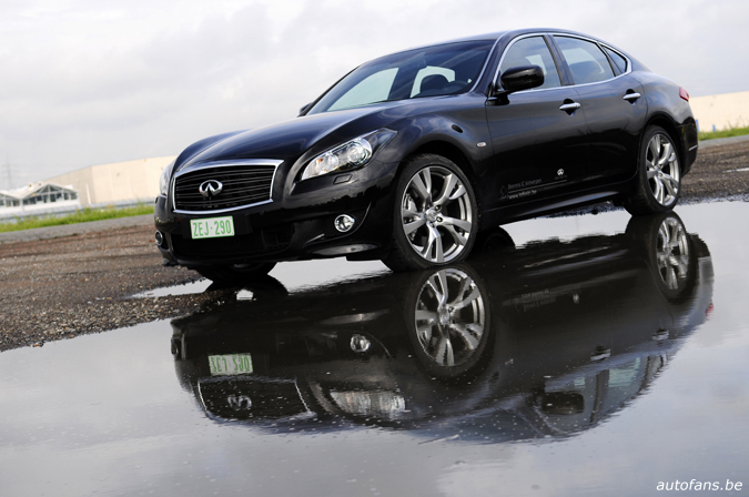 Rijtest Infiniti M37 S