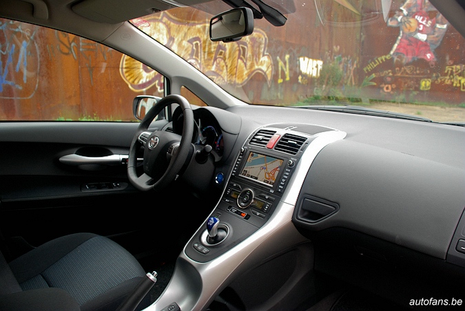 interieur Toyota Auris Hsd 2010
