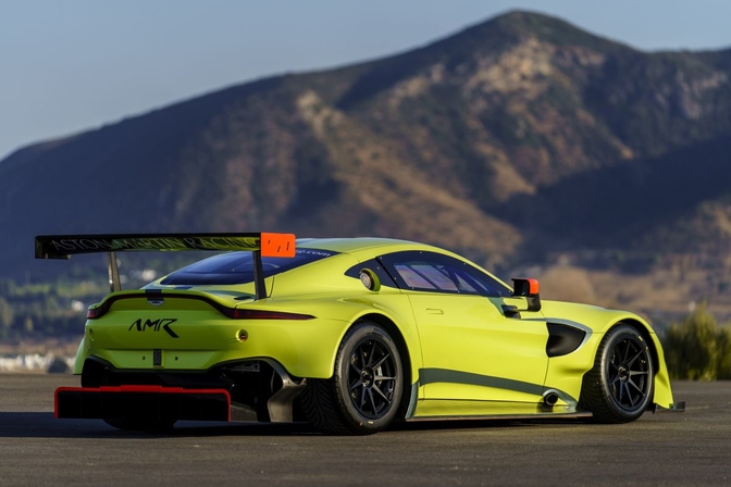 aston-martin-vantage-gte-racer