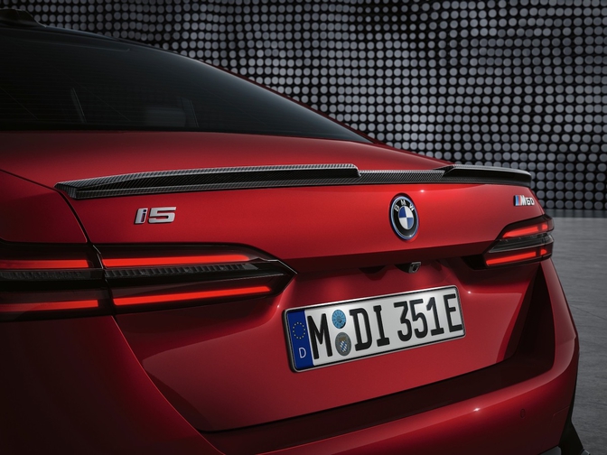 BMW i5 M Performance Parts 2023