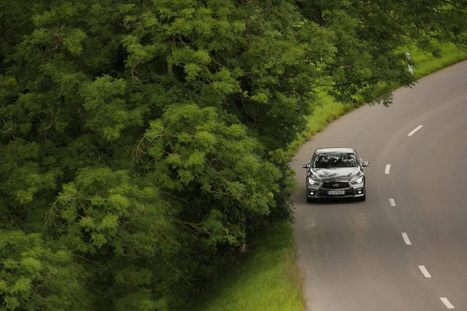 Infiniti Q50 rijtest