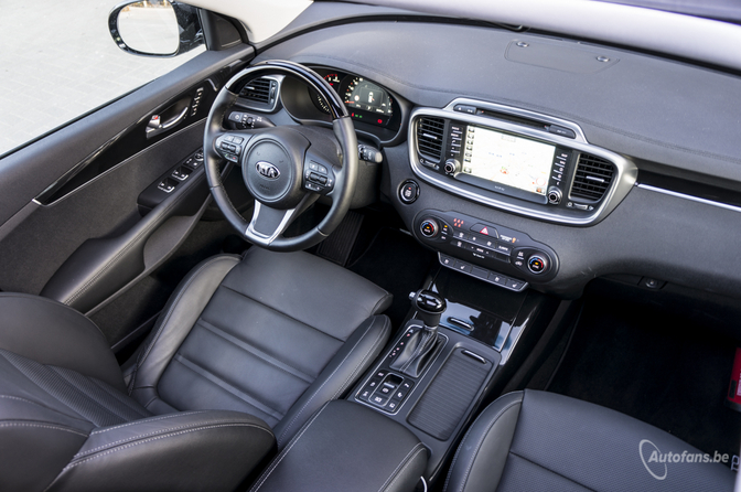 kia-sorento-2015--interieur-review-test