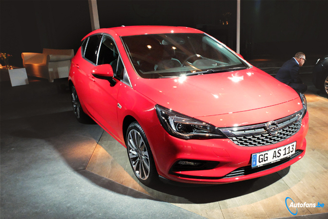 Opel-Astra-2015