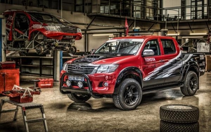 toyota-hilux-one-off-v8
