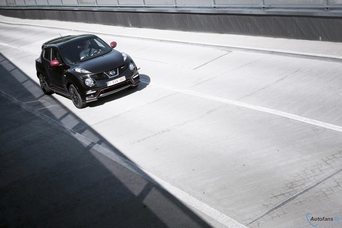 Nissan-Juke-Nismo-VS-Mini-Countryman-JCW Nissan-Juke-Nismo-VS-Mini-Countryman-JCW