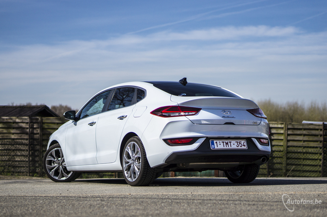 hyundai-i30-fastback