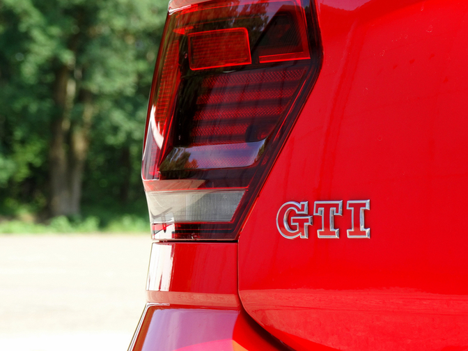 2018_volkswagen_polo_gti