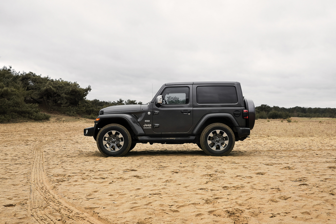 Rijtest Jeep Wrangler Sahara Overland (2019)