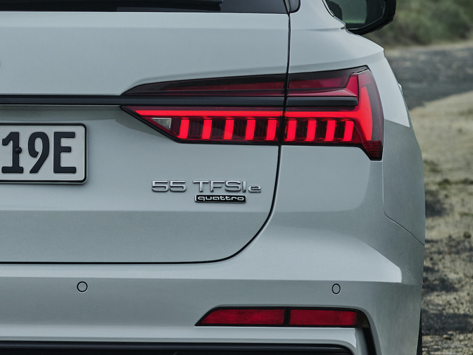 Audi A6 Avant plug-in 2020 tfsi e quattro