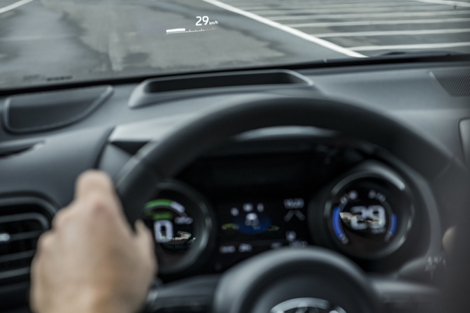 Toyota Yaris HSD 2020 review rijtest video