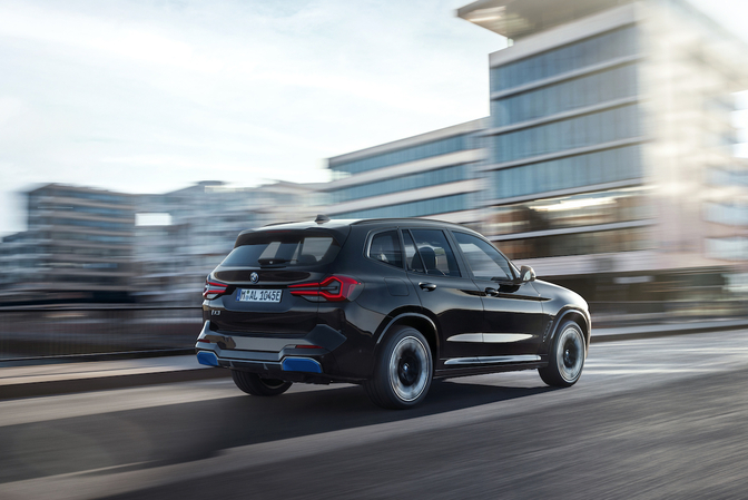 BMW iX3 facelift 2021
