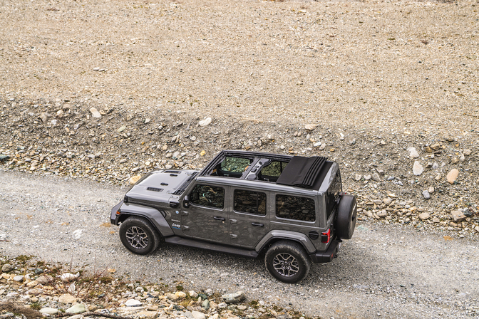 Jeep Wrangler 4xe 2021 off-road