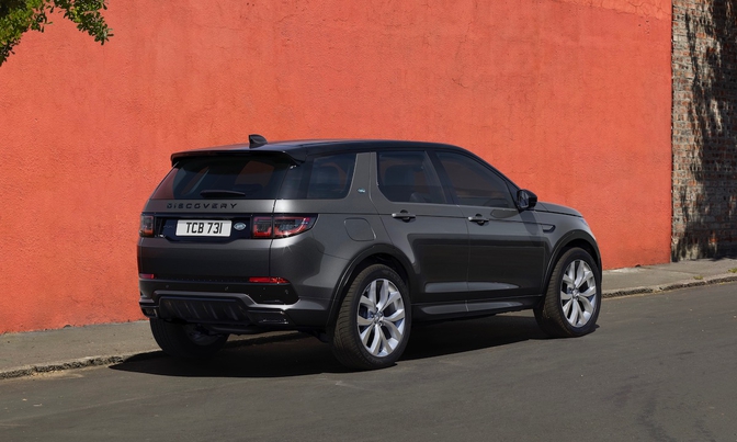 Land Rover Discovery Sport Urban Edition 2021 achterkant