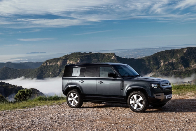 Rijtest Land Rover Defender 110 2023