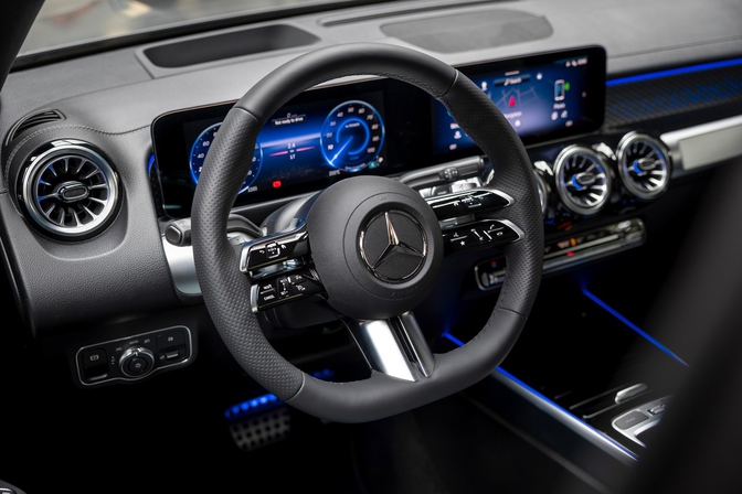 Mercedes EQA facelift 2023