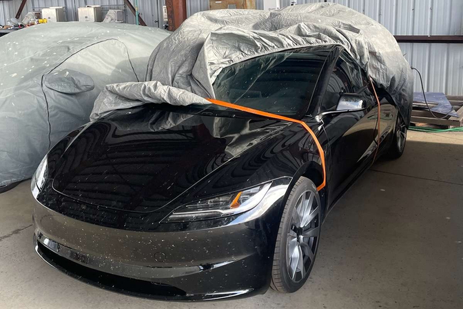 Tesla Model 3 facelift lek 2023