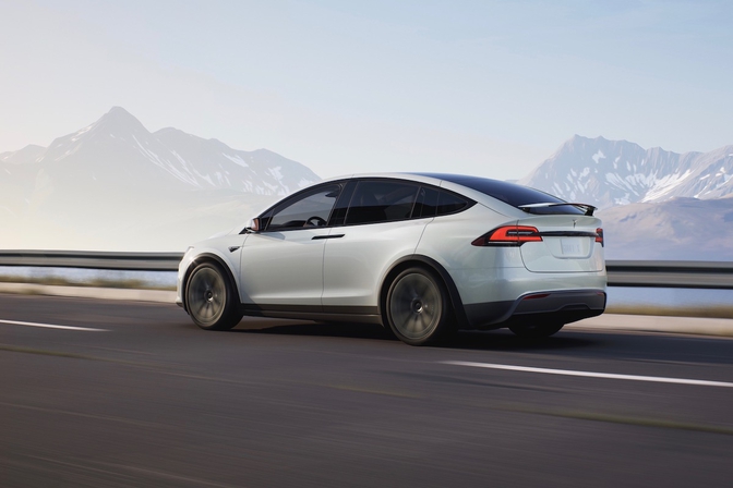 Tesla Model S Standard Range 2023