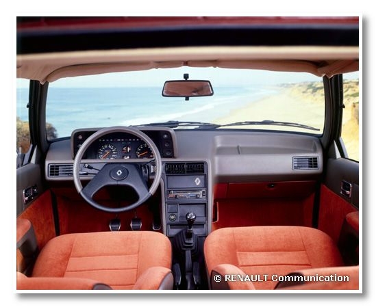 Vergeten Auto: Renault Fuego interieur