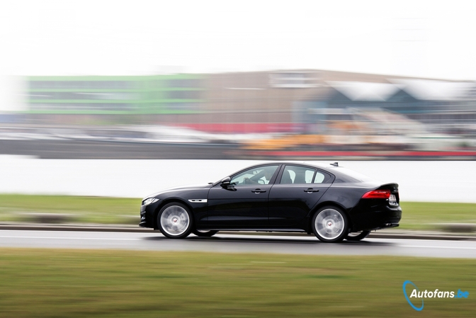 Rijtest: Jaguar XE 2015