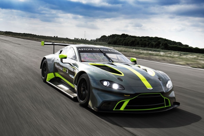 Aston Martin DTM Vantage