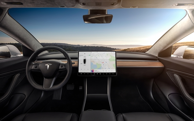 Tesla software V10 smart summon