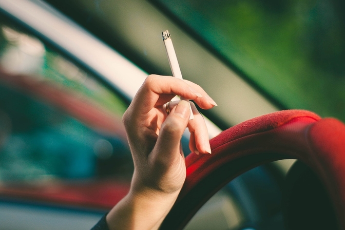 roken in auto