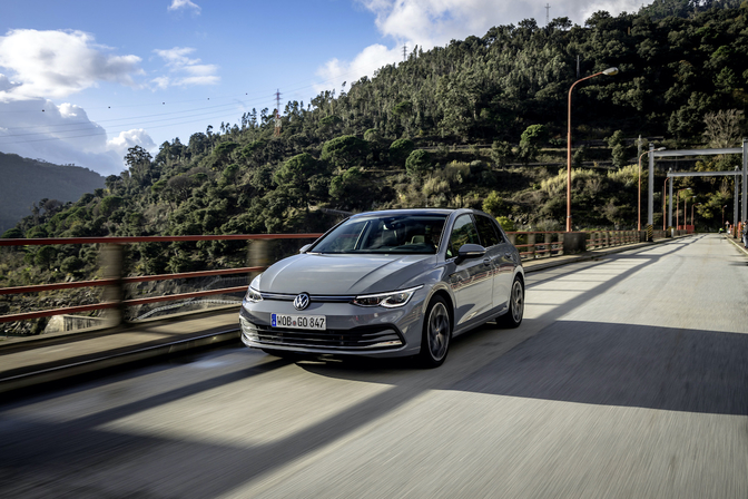 Volkswagen Golf 8 1.5 eTSI rijtest Autofans 2020 hybride