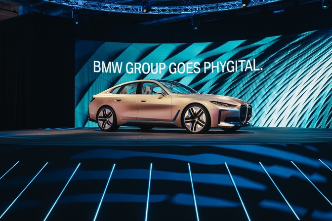 BMW Group goes Phygital 2.0 (2022)