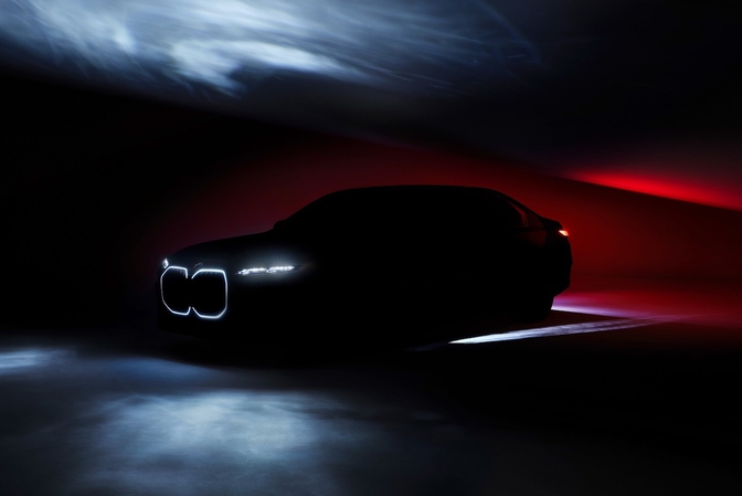 BMW i7 2022 teaser