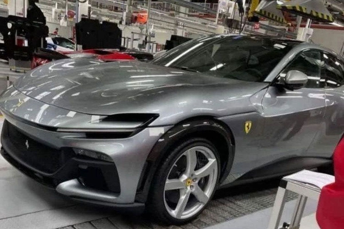 Ferrari Purosangue fuite 2022