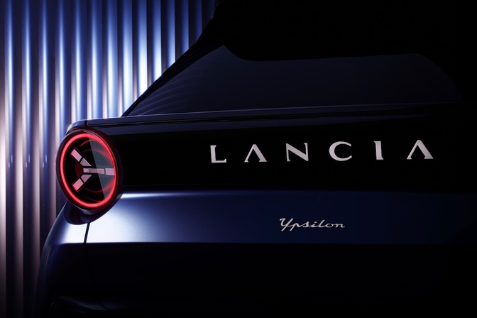 Lancia Ypsilon teaser achterkant 2023