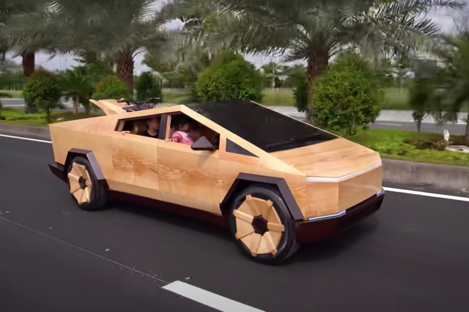 Tesla Cybertruck CN Woodworking Art 2023