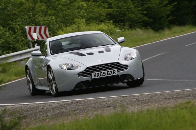 Voorlopig geen Aston Martin V12 Vantage coupé meer te koop
