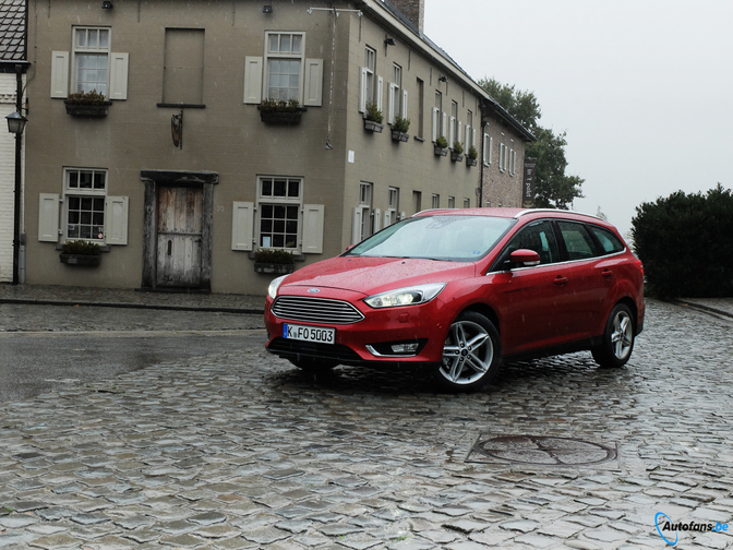 Rijtest-Ford-Focus-Facelift-2014