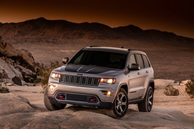 jeep-grand-cherokee-trailhawk-leaked_01