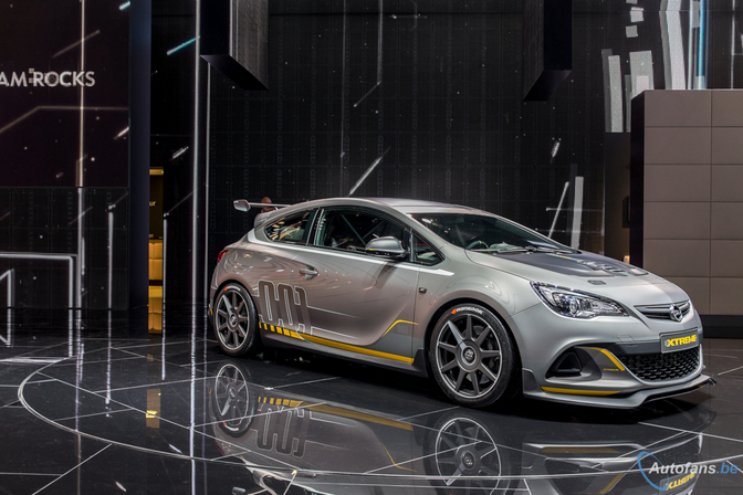 Opel-Astra-OPC-Extreme