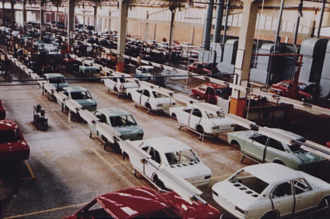 1971_1st_toyota_production_in_europe_by_salvador_caetano