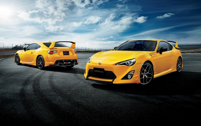 toyota-86-yellow-limited_01