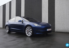 Tesla Model 3 blauw voorkant