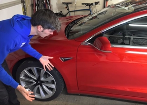 Tesla Model 3 rood