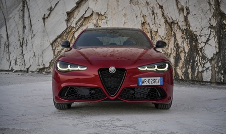Alfa Romeo nummerplaat centraal 2024