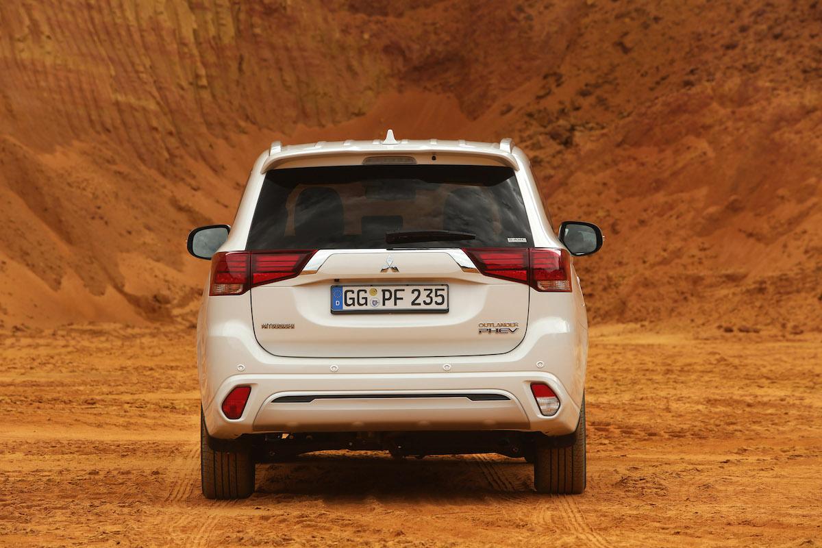 Rijtest-mitsubishi-outlander-phev-my19-2018 Rijtest-mitsubishi-outlander-phev-my19-2018