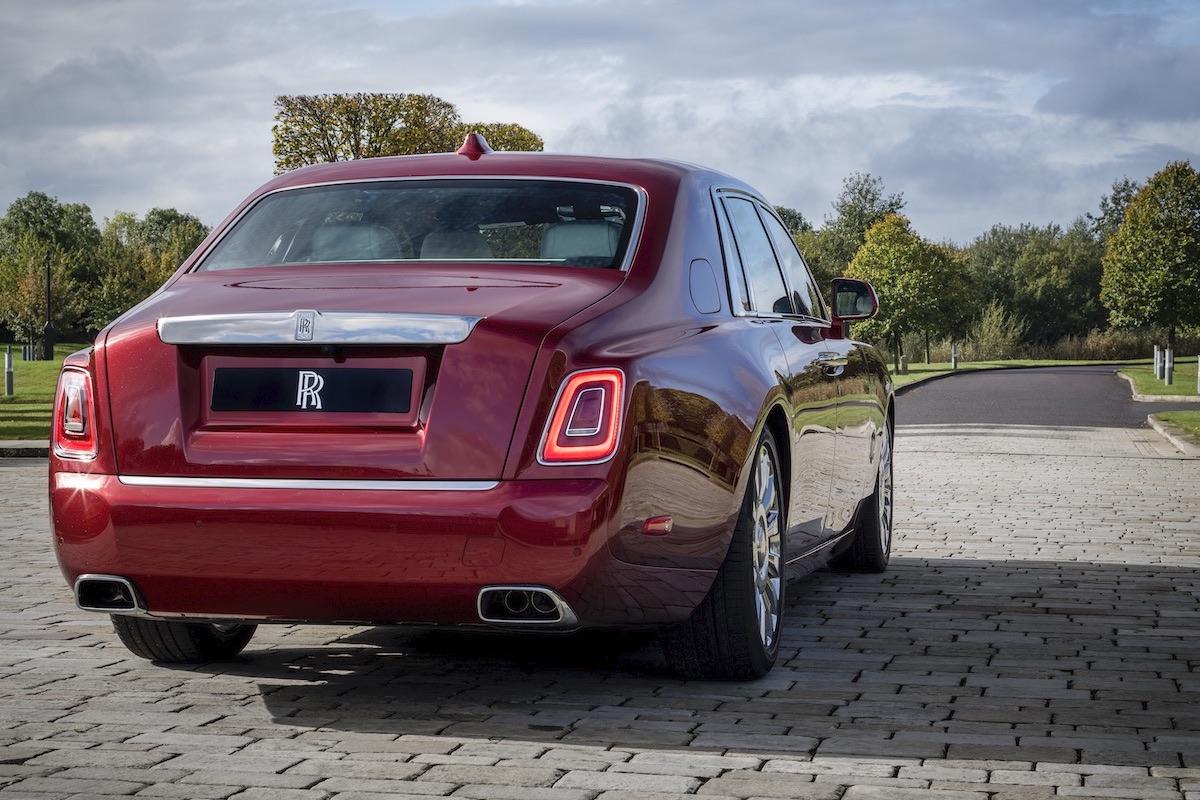 Rolls-Royce Red Phantom (2019) Rolls-Royce Red Phantom (2019)