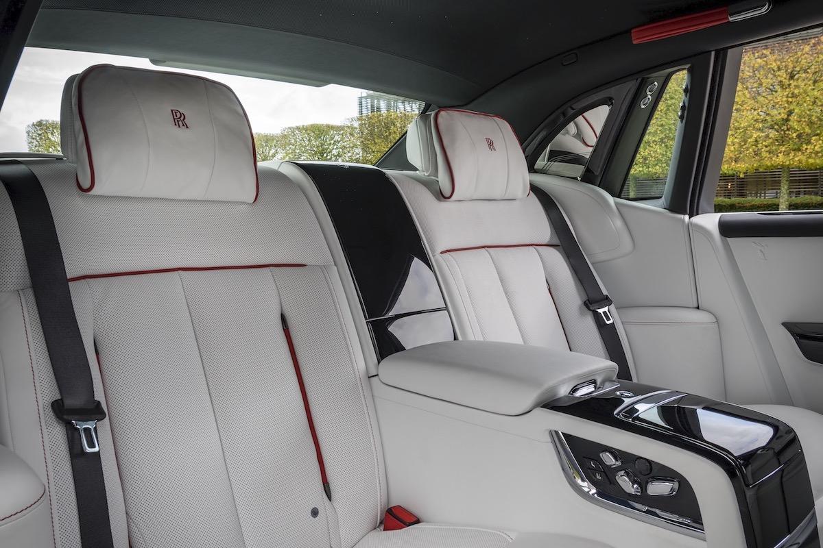 Rolls-Royce Red Phantom (2019) Rolls-Royce Red Phantom (2019)