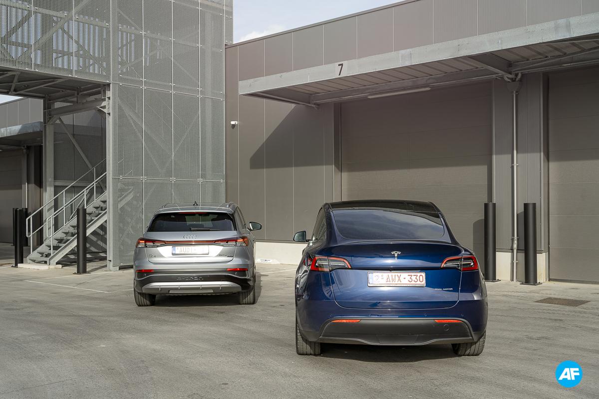 Tesla Model Y 2022 vs. Audi Q4 e-tron 2022 (rijtest) Tesla Model Y 2022 vs. Audi Q4 e-tron 2022 (rijtest)