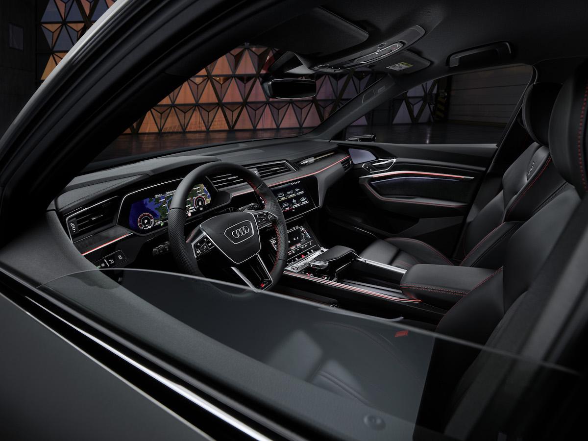 Audi Q8 e-tron rijtest 55 Quattro 2023 Audi Q8 e-tron rijtest 55 Quattro 2023