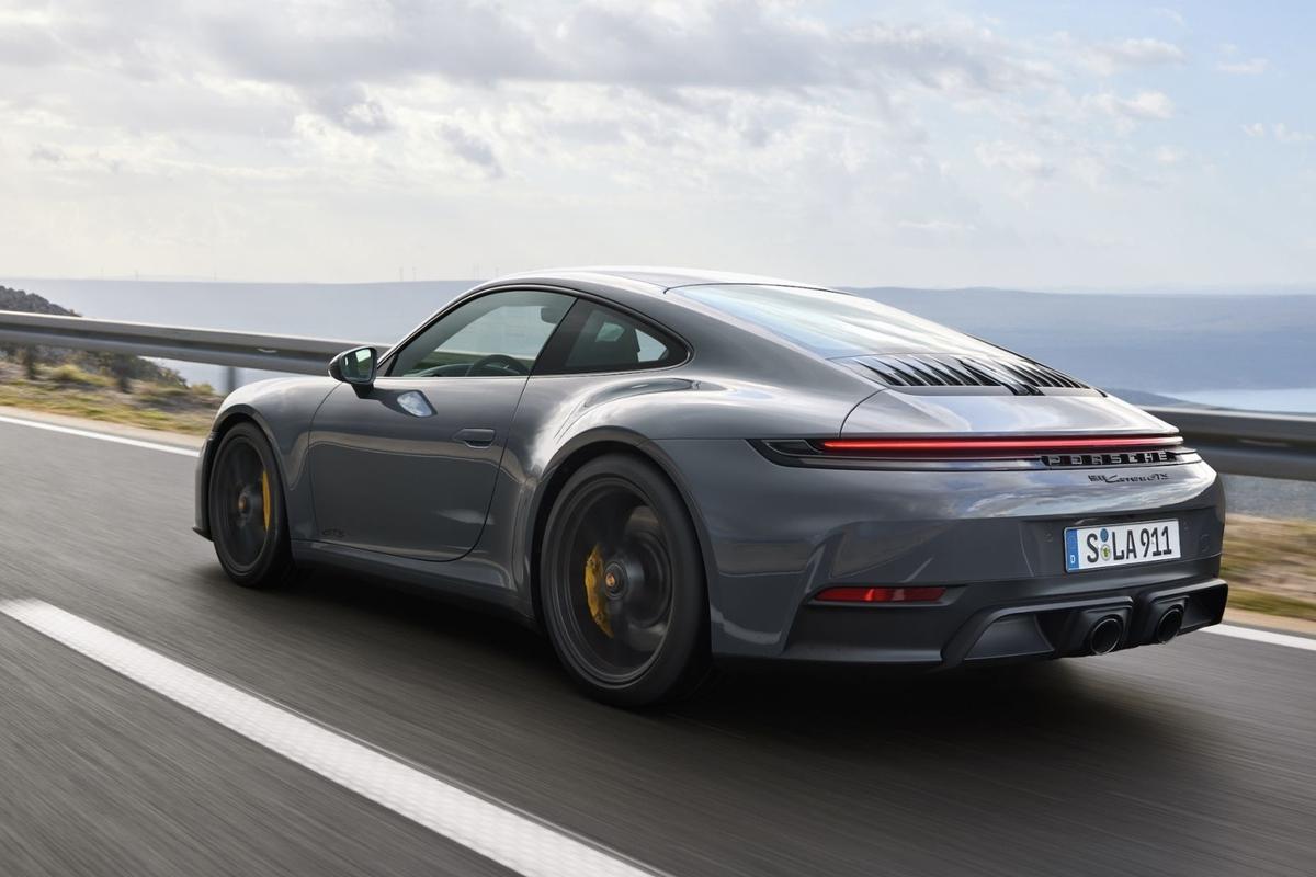 Porsche 911 facelift 2024