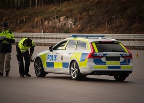 volvo_v90_swedish_police_car_1