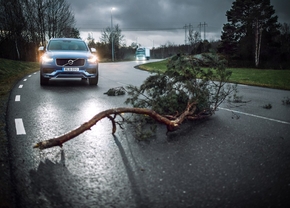 volvo-car-to-truck-communication_02