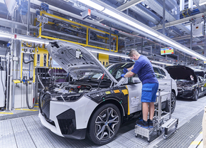 BMW iX production (2021)